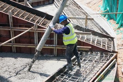 江西定南新陽智慧風(fēng)電場首臺風(fēng)機(jī)基礎(chǔ)順利澆筑完成，綠色能源建設(shè)邁出關(guān)鍵一步